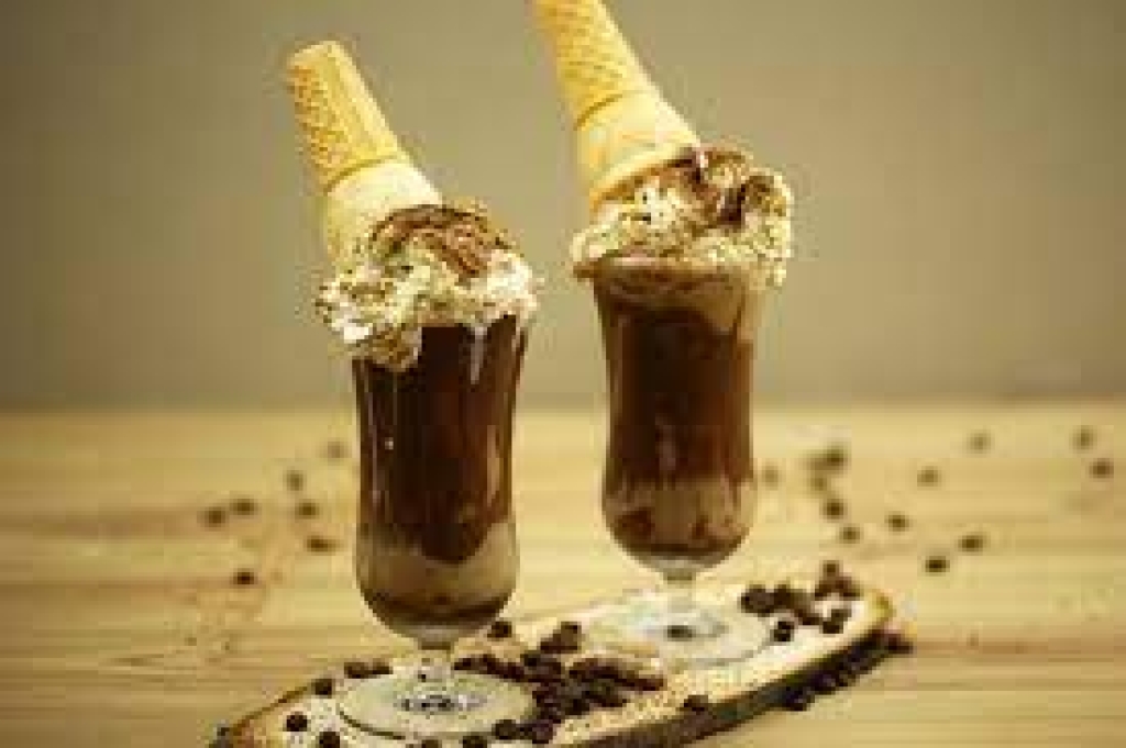 Dondurmalı Sıcak Çikolata