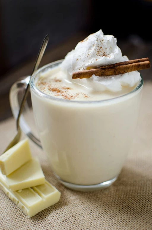 SICAK BEYAZ ÇİKOLATA