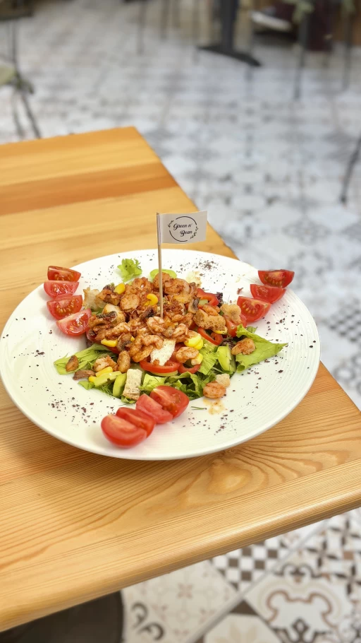 Sebzeli Karidesli Salata 