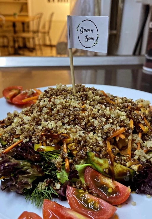 Hellimli Cevizli Salata 