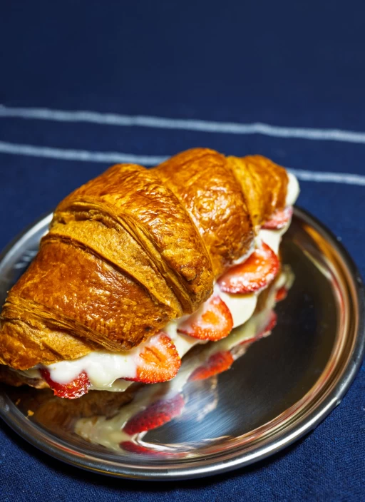 Krema Dolgulu Kruvasan